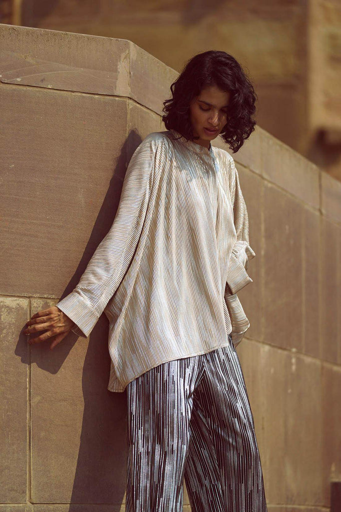 BOXY FOIL PLEATED TOP - dash and dot dash and dot