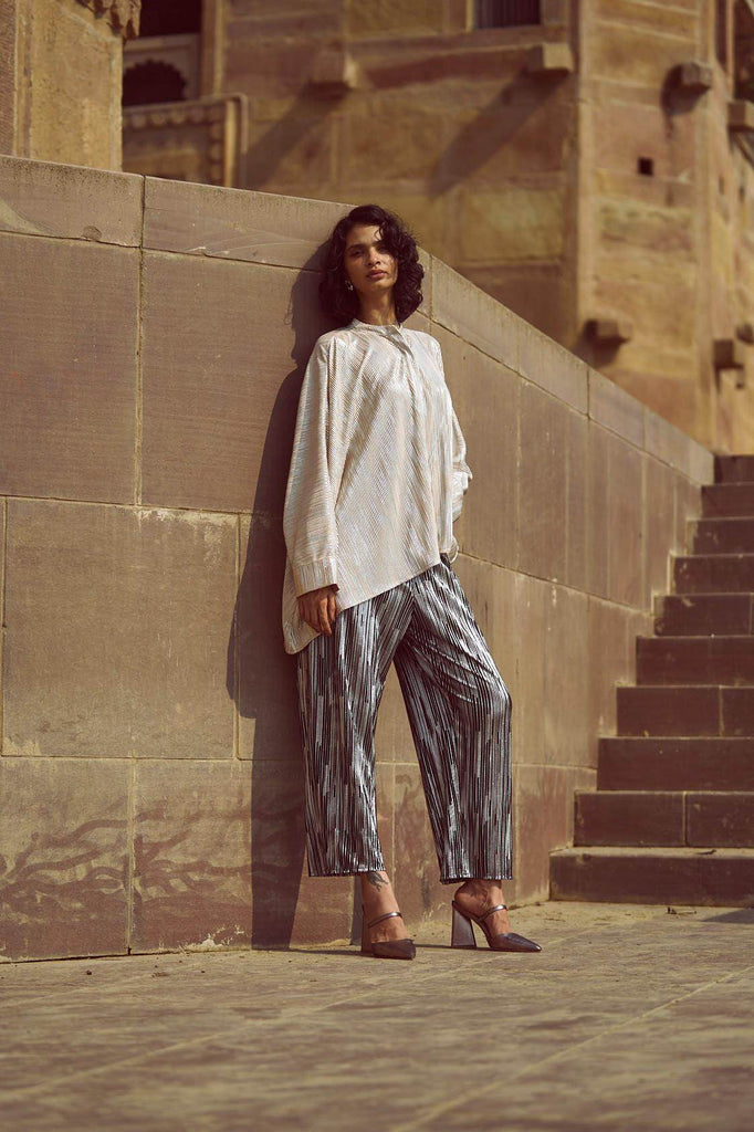 BOXY FOIL PLEATED TOP - dash and dot dash and dot