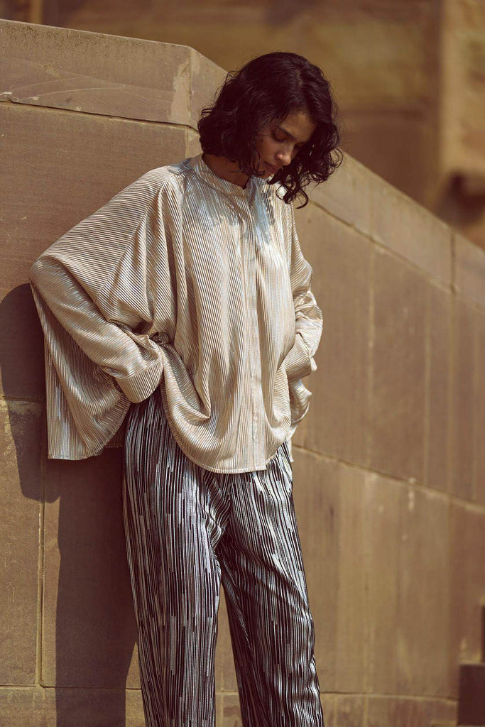 BOXY FOIL PLEATED TOP - dash and dot dash and dot