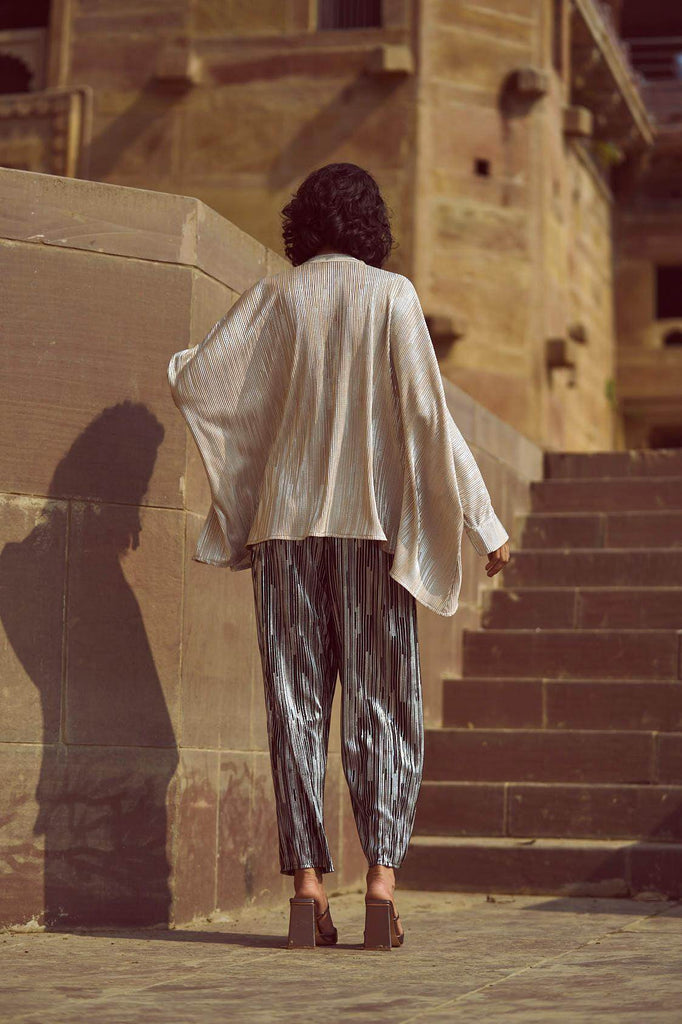 BOXY FOIL PLEATED TOP - dash and dot dash and dot