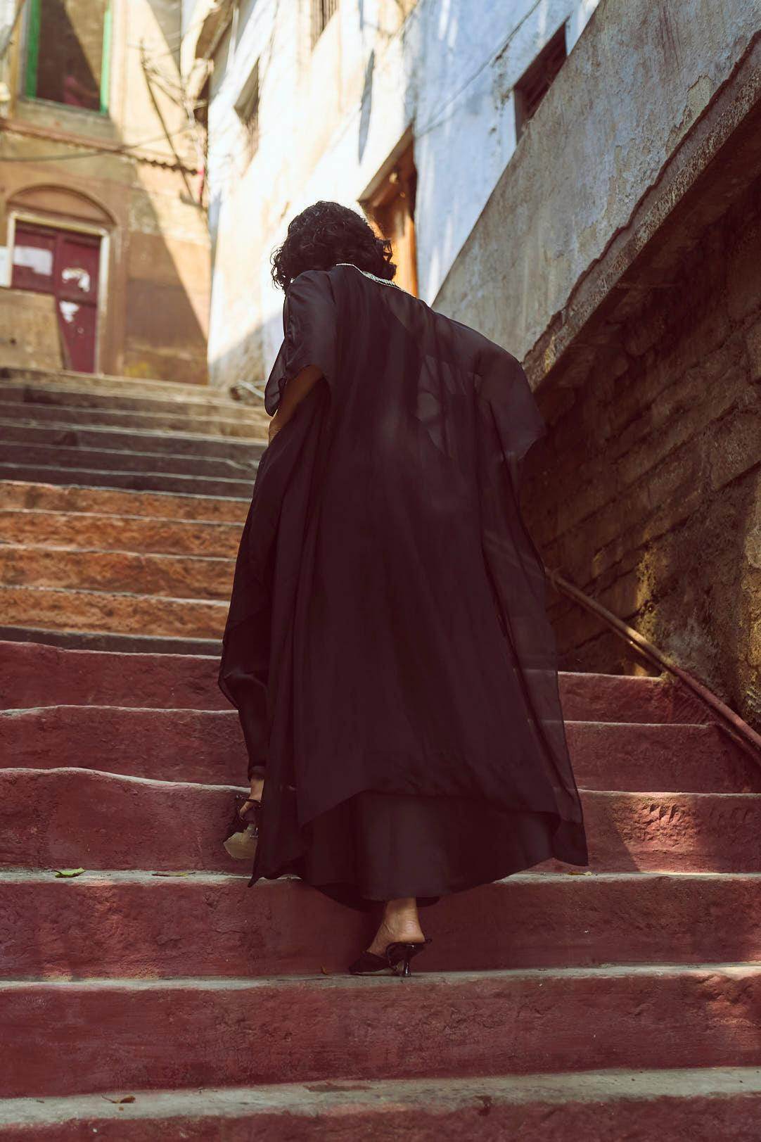 SHELL EMBROIDERED ORGANZA CAPE - dash and dot