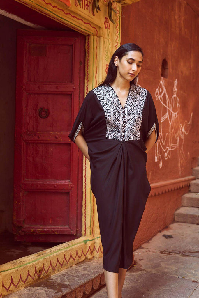 EMBROIDERED BIB KAFTAN - dash and dot dash and dot