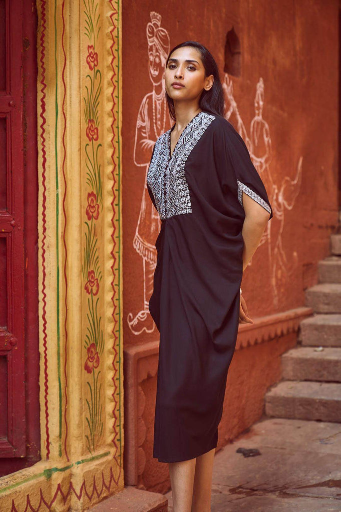 EMBROIDERED BIB KAFTAN - dash and dot dash and dot