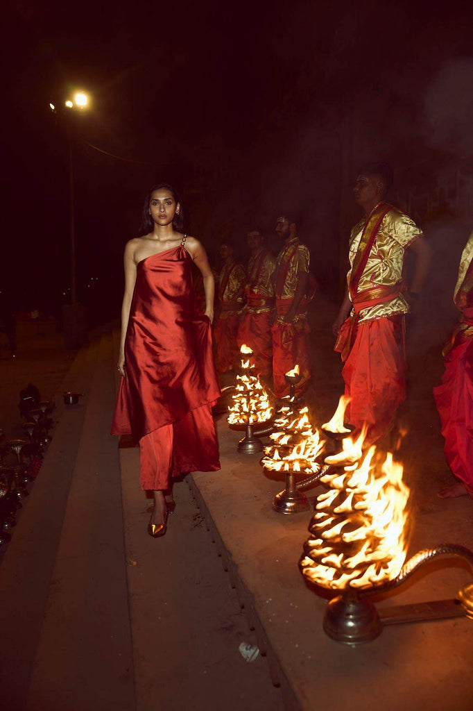 ONE SHOULDER CHAIN AND FLARE SET - dash and dot dash and dot