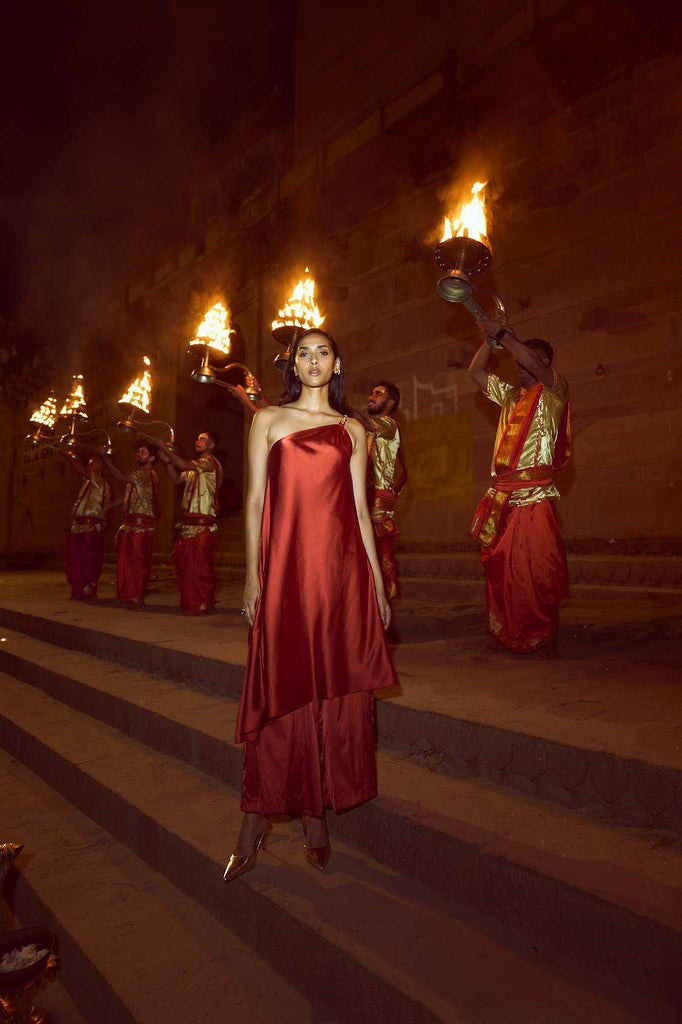 ONE SHOULDER CHAIN AND FLARE TOP - dash and dot dash and dot