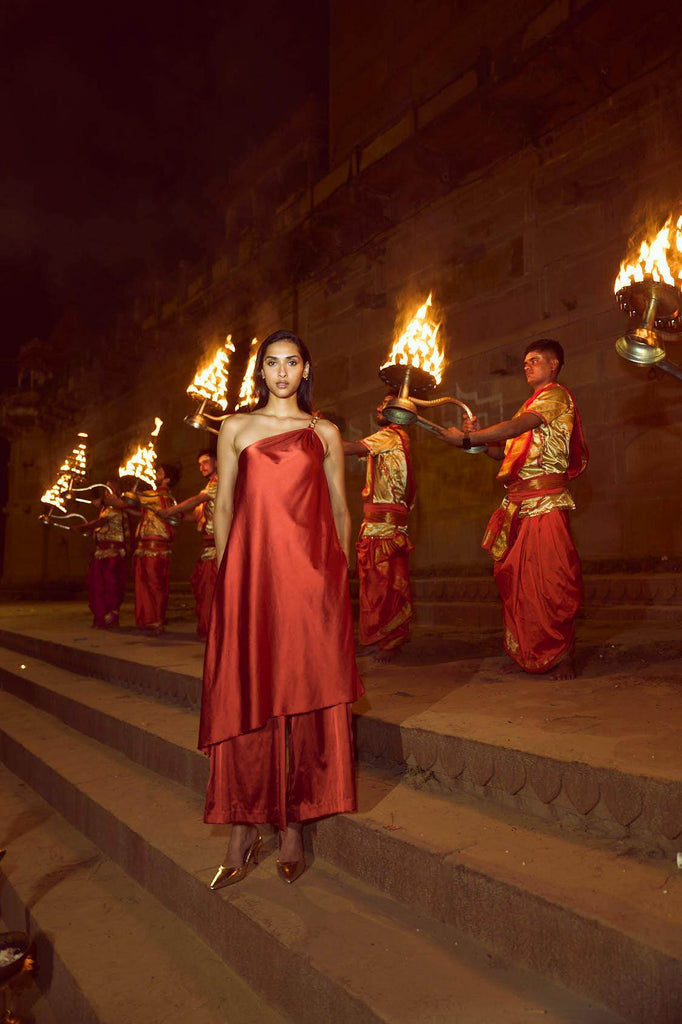 ONE SHOULDER CHAIN AND FLARE SET - dash and dot dash and dot