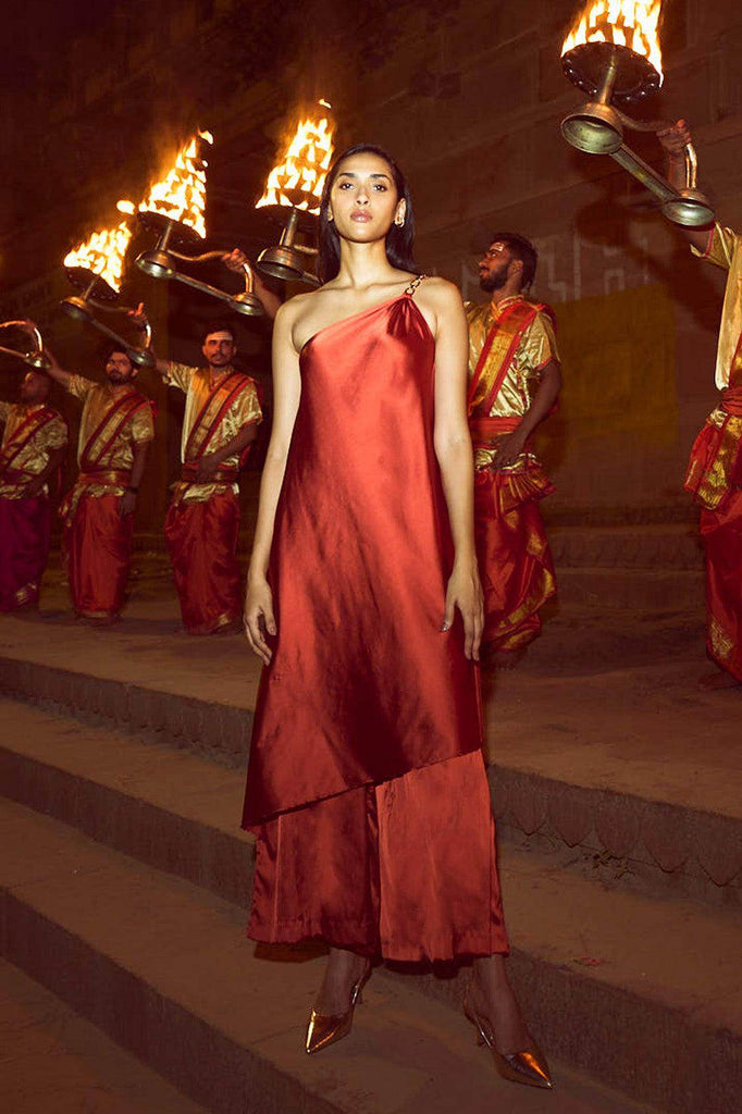 ONE SHOULDER CHAIN AND FLARE SET - dash and dot dash and dot