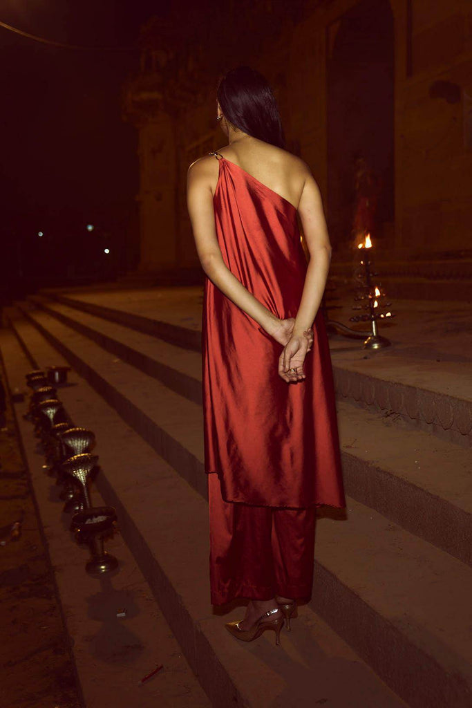 ONE SHOULDER CHAIN AND FLARE SET - dash and dot dash and dot