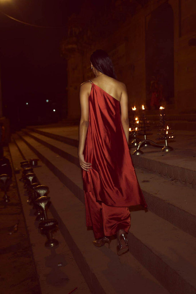 ONE SHOULDER CHAIN AND FLARE SET - dash and dot dash and dot