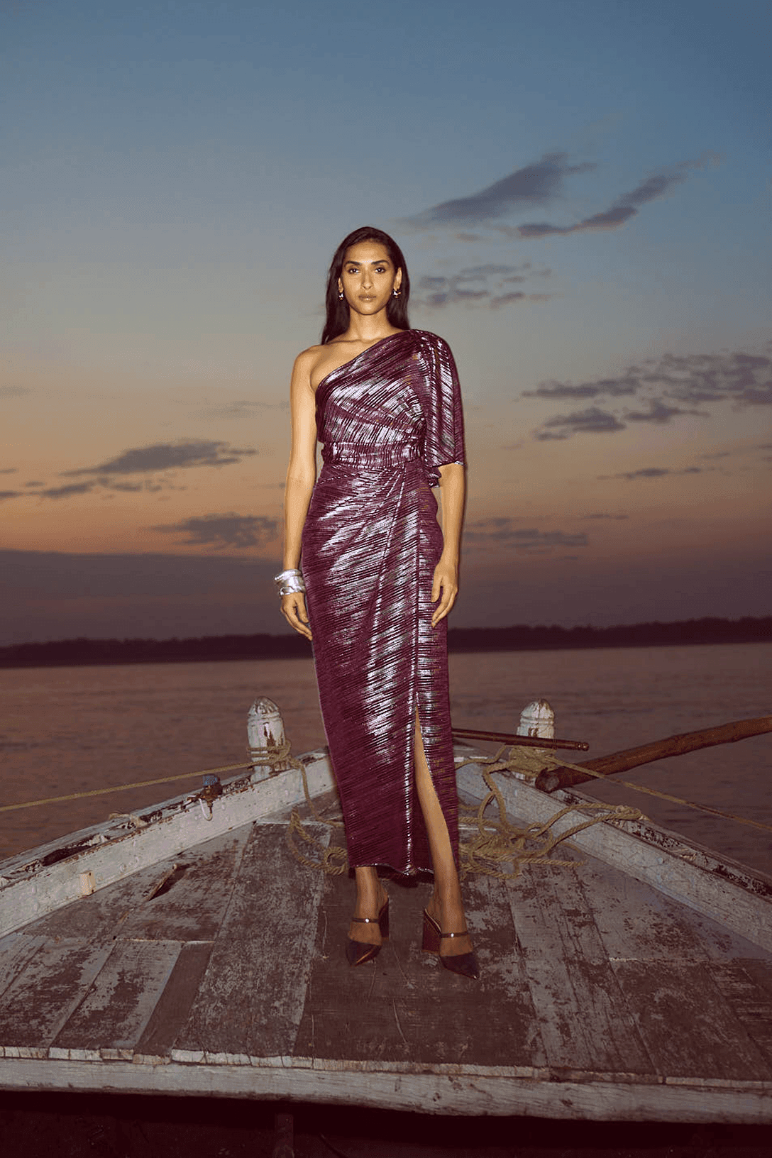 SINGLE SLEEVE FOIL PLEATED DRESS - dash and dot