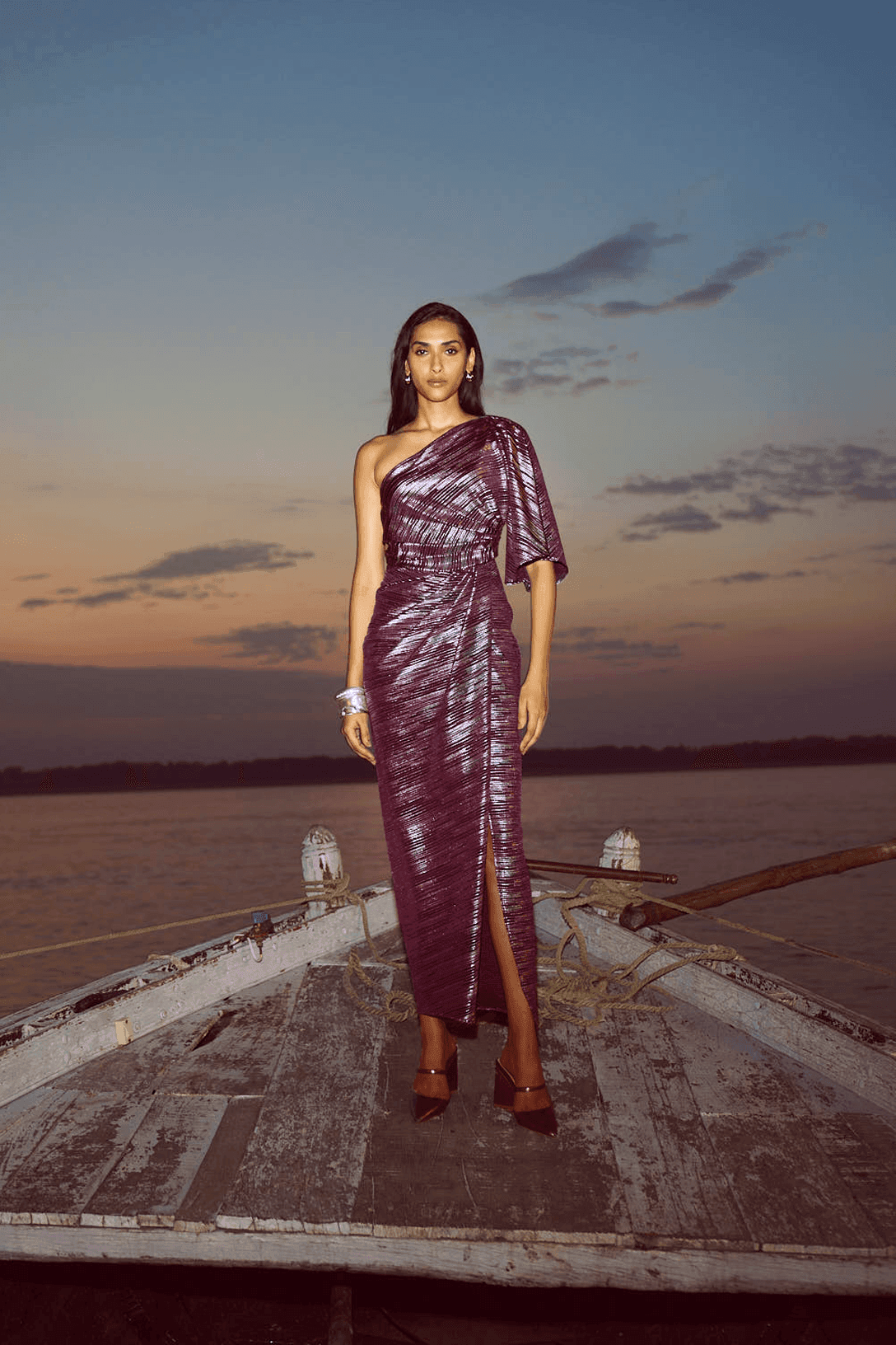 SINGLE SLEEVE FOIL PLEATED DRESS - dash and dot