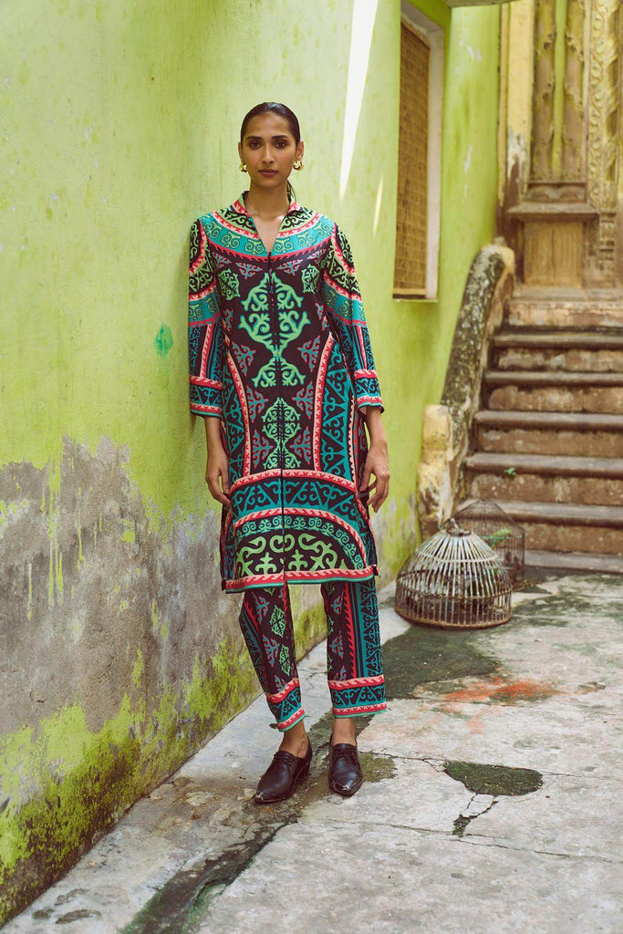 TRIBAL PRINTED TOP - dash and dot dash and dot