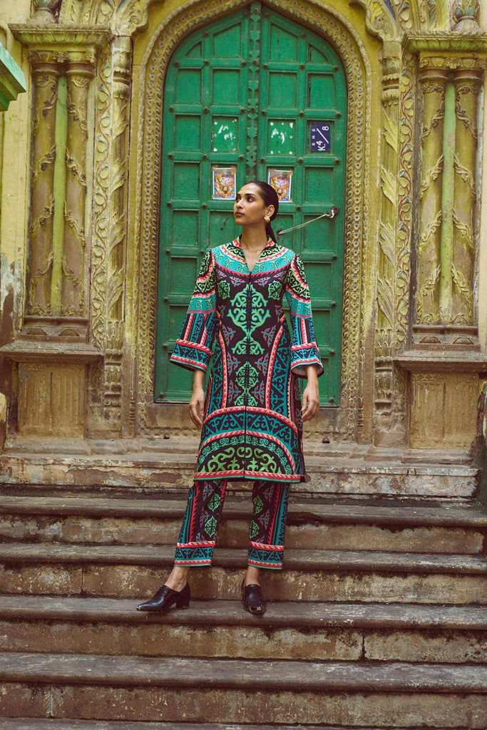 TRIBAL PRINTED SET - dash and dot dash and dot