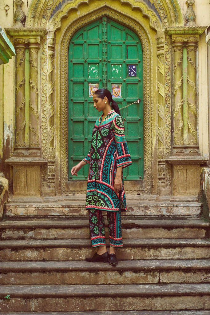 TRIBAL PRINTED SET - dash and dot dash and dot