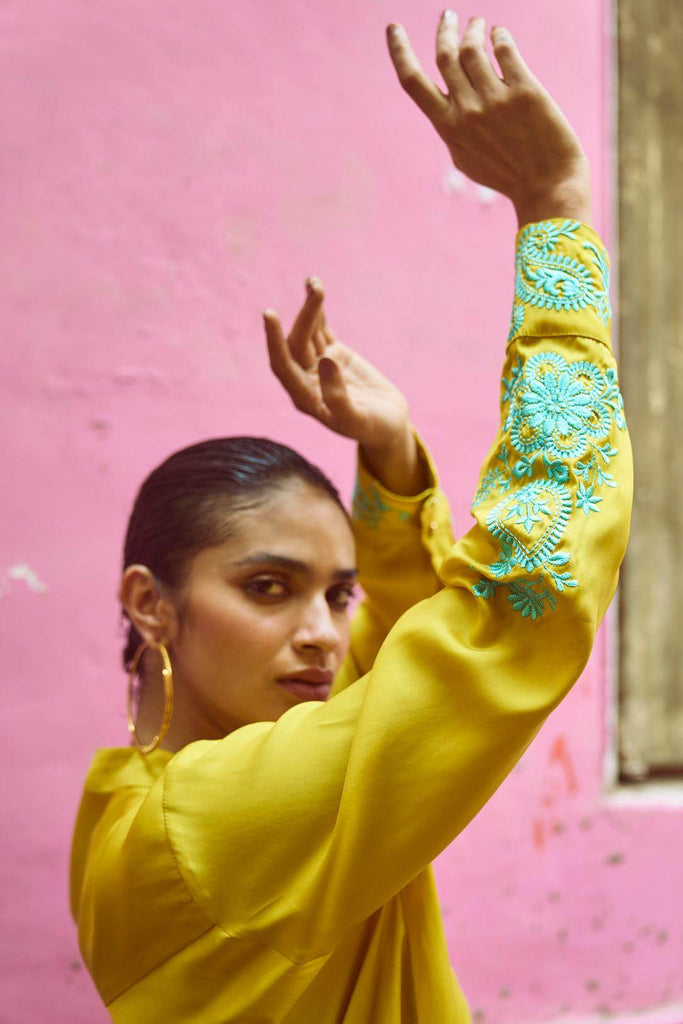 PLACEMENT EMBROIDERED TOP - dash and dot dash and dot