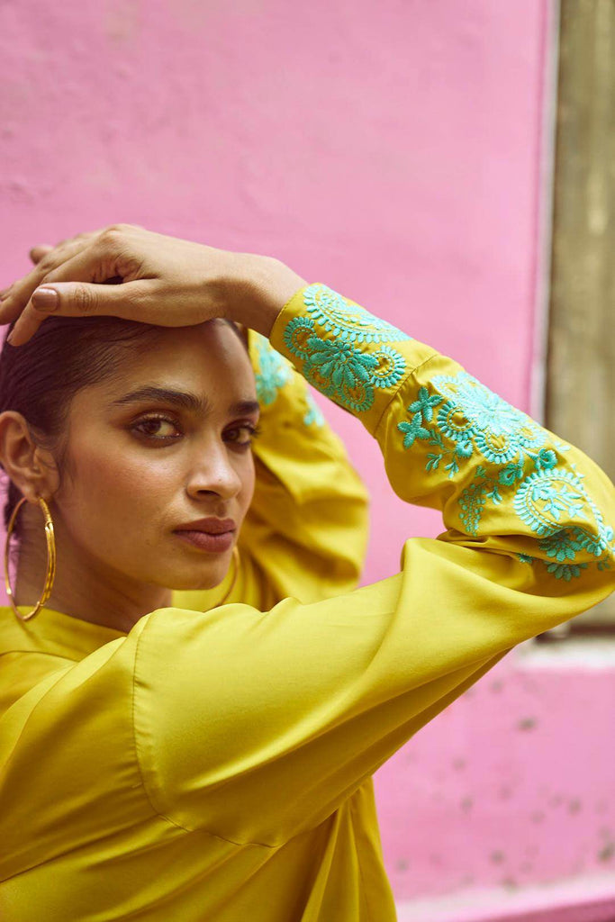 PLACEMENT EMBROIDERED TOP - dash and dot dash and dot