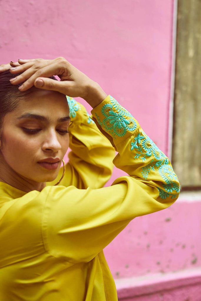 PLACEMENT EMBROIDERED TOP - dash and dot dash and dot