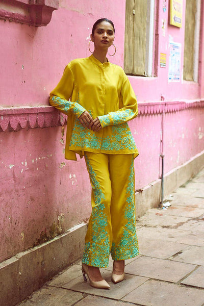 PLACEMENT EMBROIDERED PANT SET - dash and dot