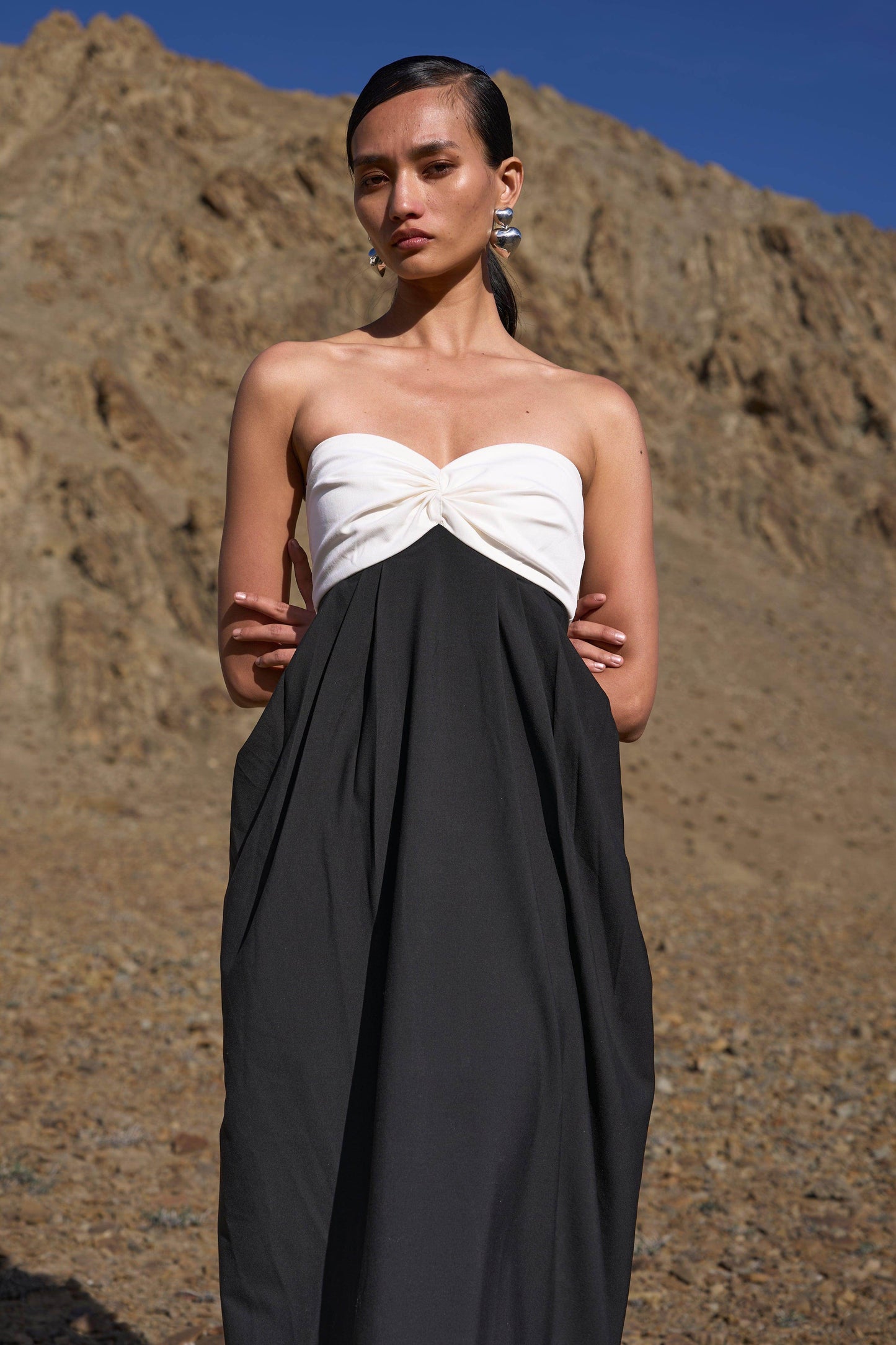 B/W BLOCKED DRAPE GOWN - dash and dot