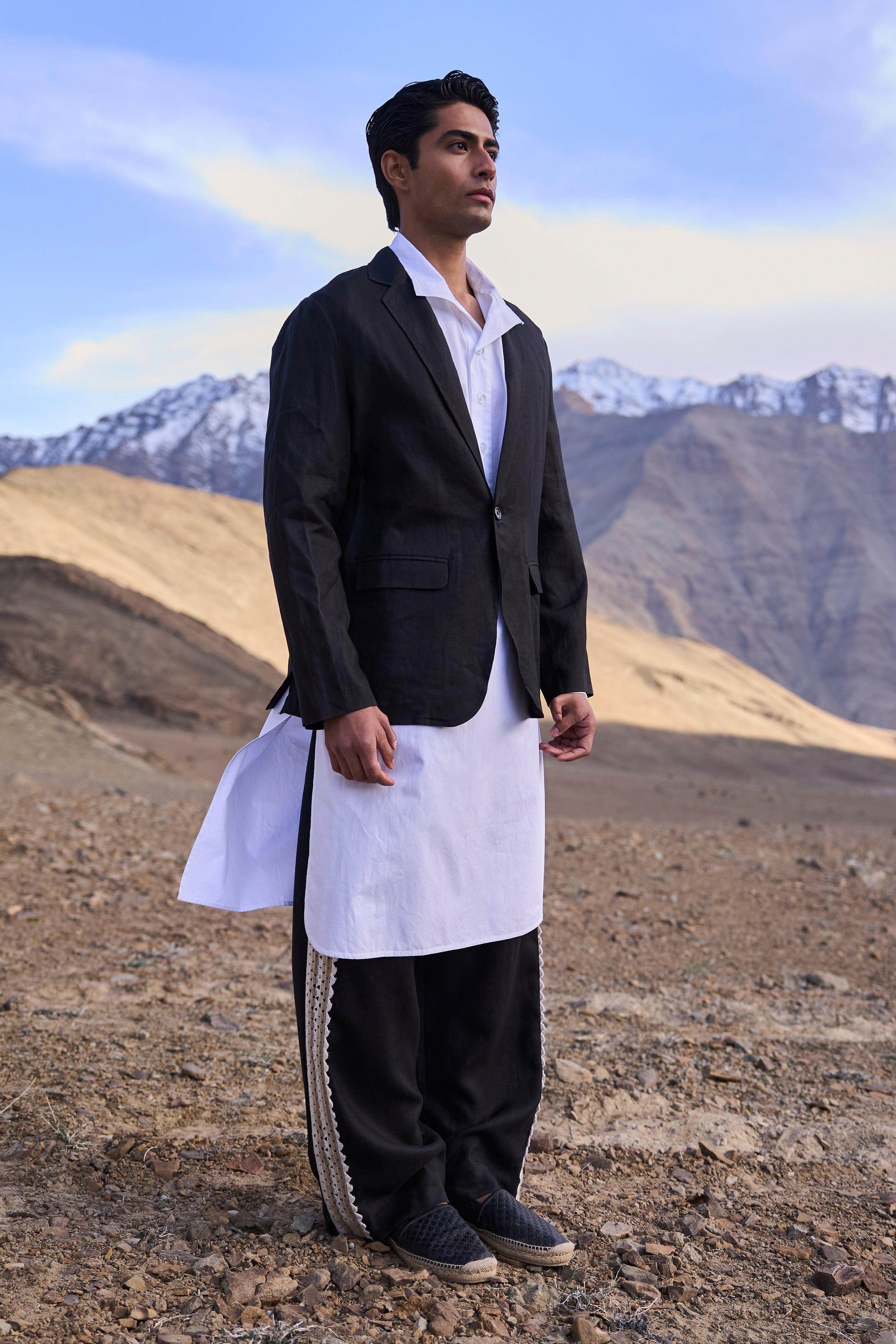 BLACK LINEN BLAZER - dash and dot