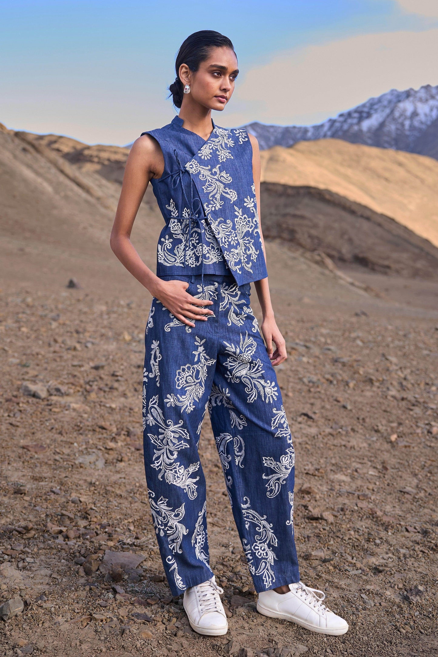 DENIM EMBROIDERED PANT - dash and dot