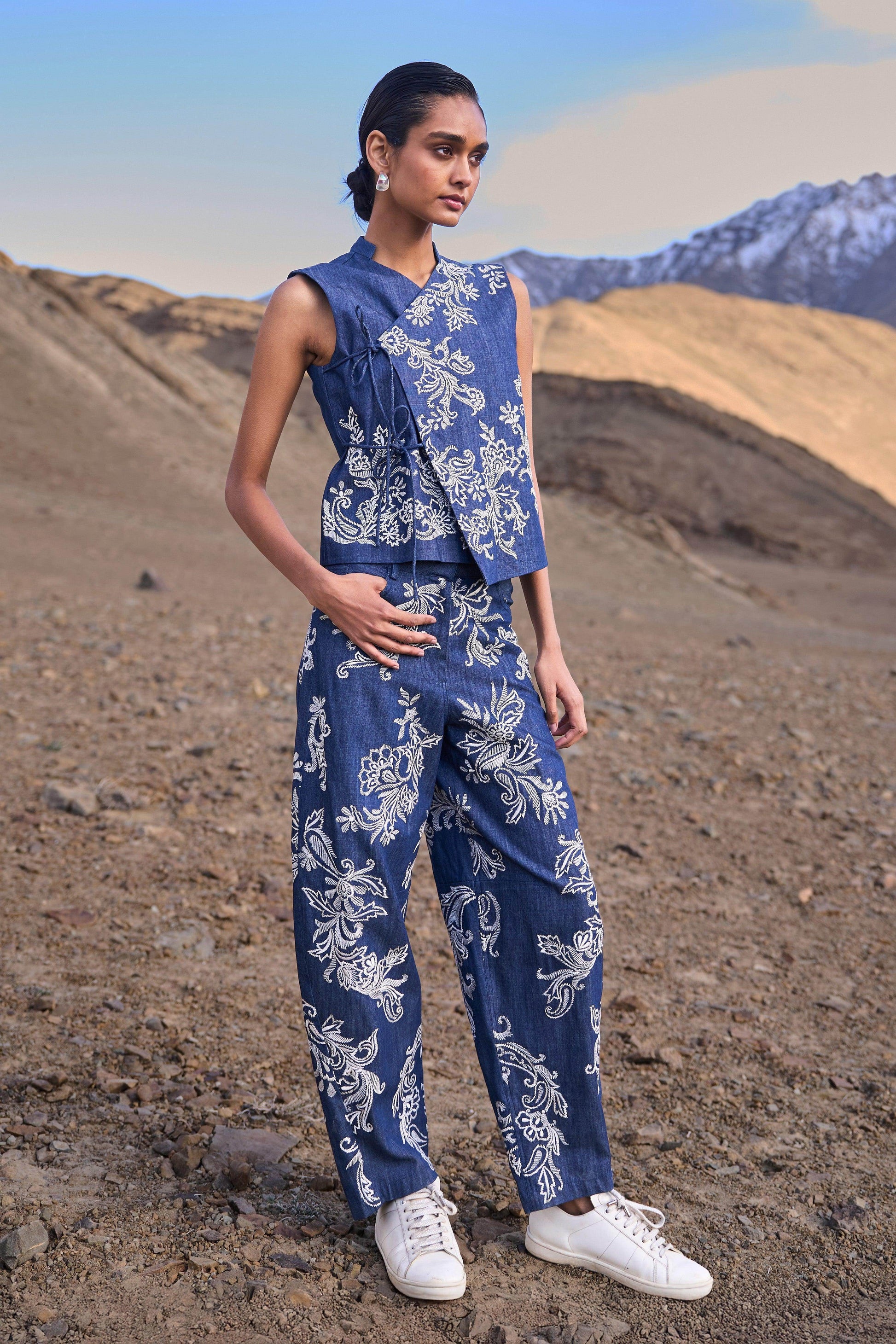 DENIM EMBROIDERED PANT - dash and dot