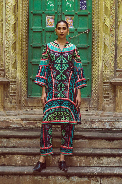 TRIBAL PRINTED SET - dash and dot