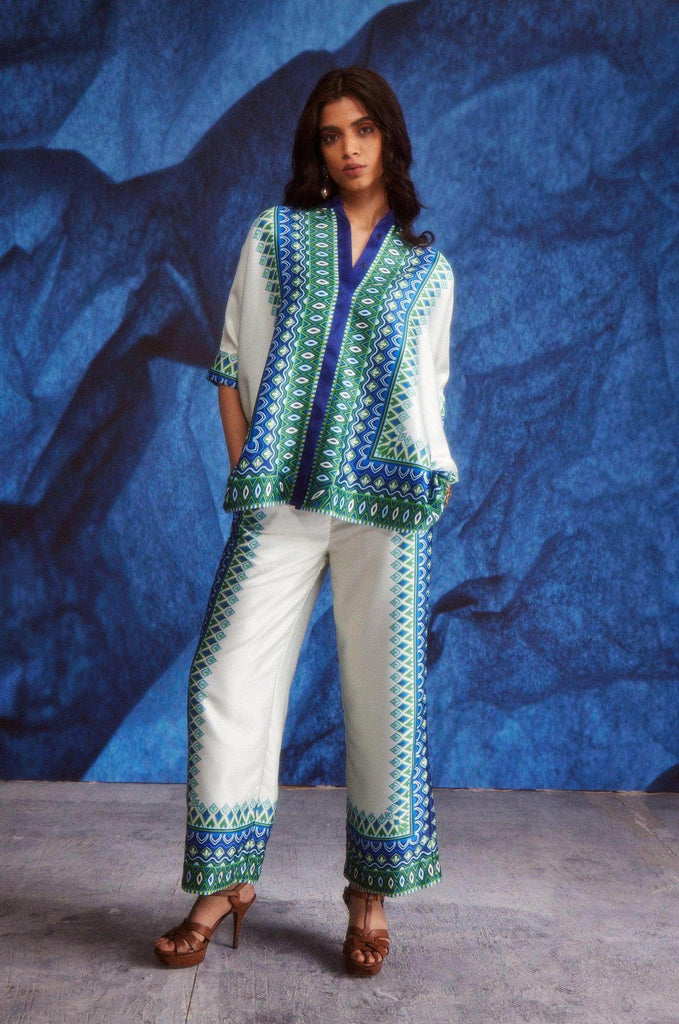 BOXY BORDER TOP - dash and dot dash and dot