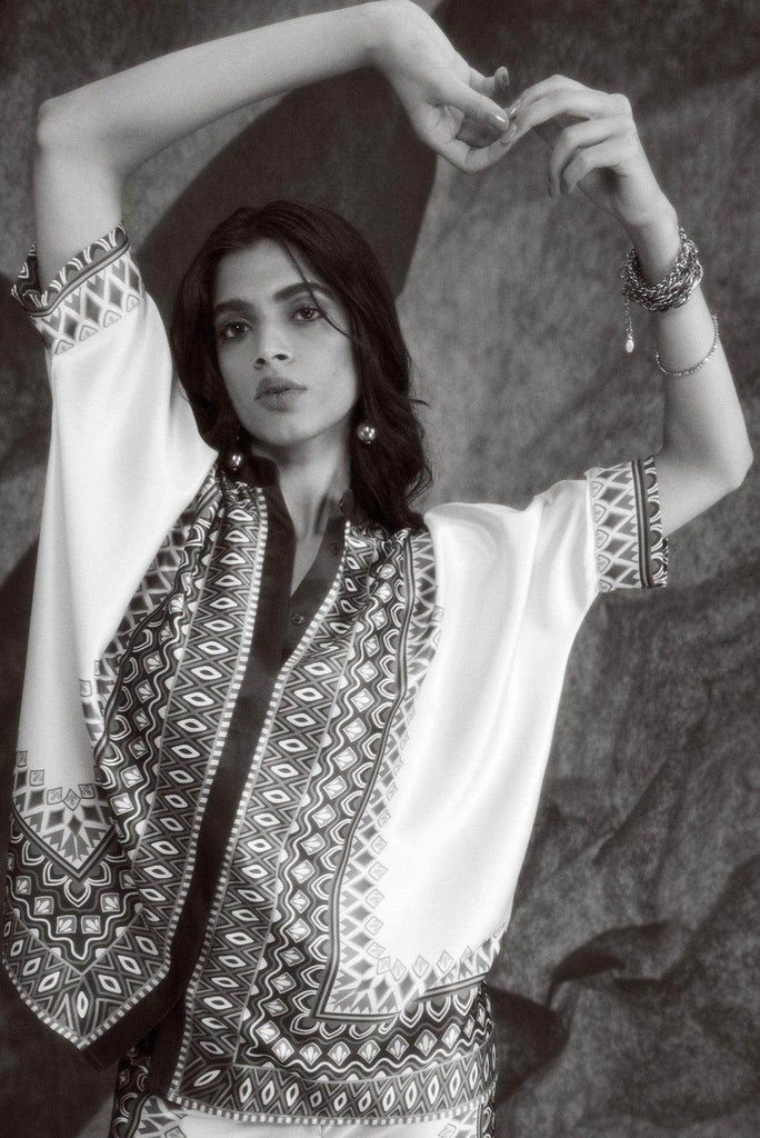 BOXY BORDER TOP - dash and dot dash and dot