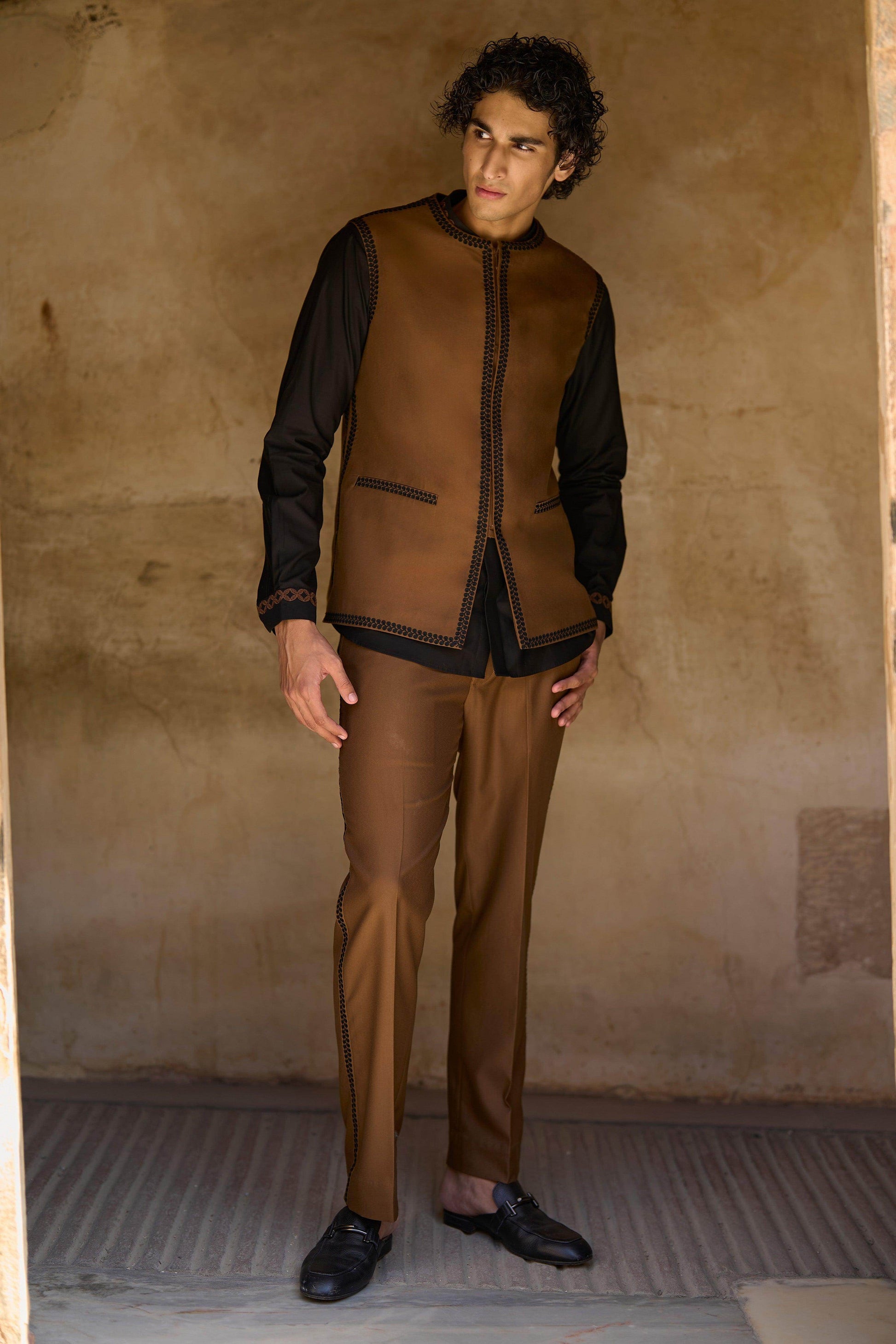 BORDER EMBROIDERED BANDI AND PANT SET - dash and dot