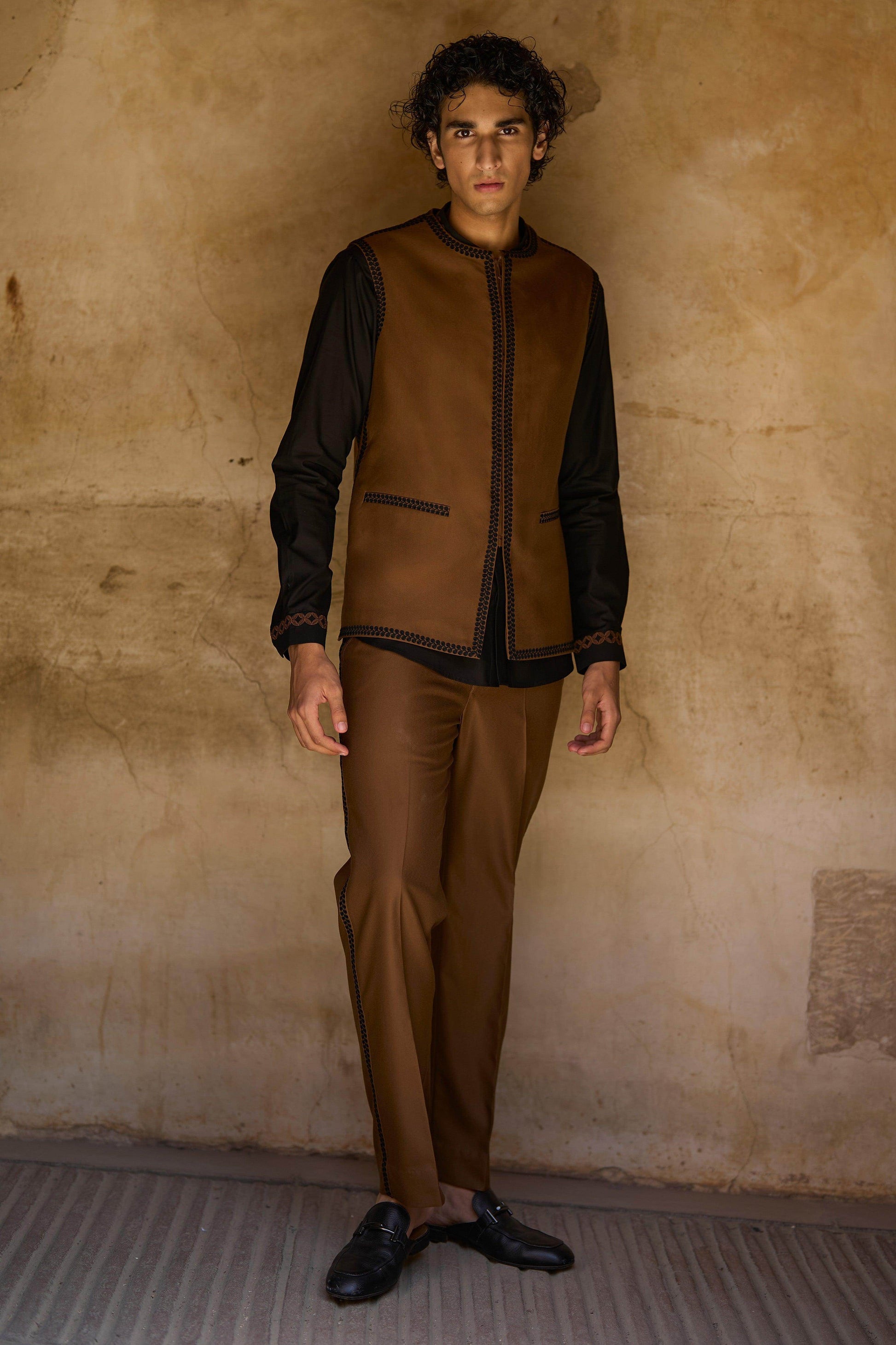 BORDER EMBROIDERED BANDI AND PANT SET - dash and dot