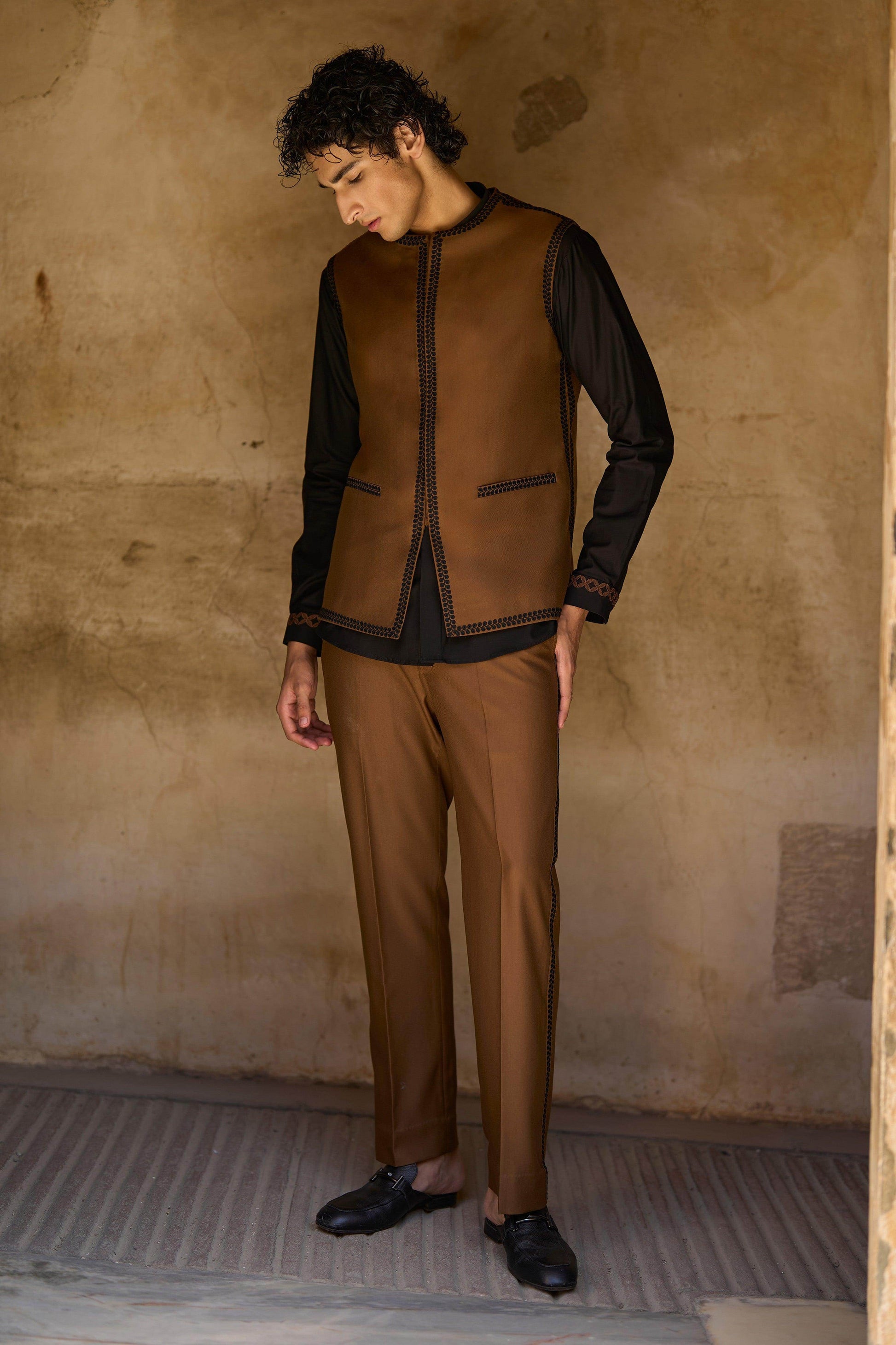 BORDER EMBROIDERED BANDI, SHIRT AND PANT - dash and dot