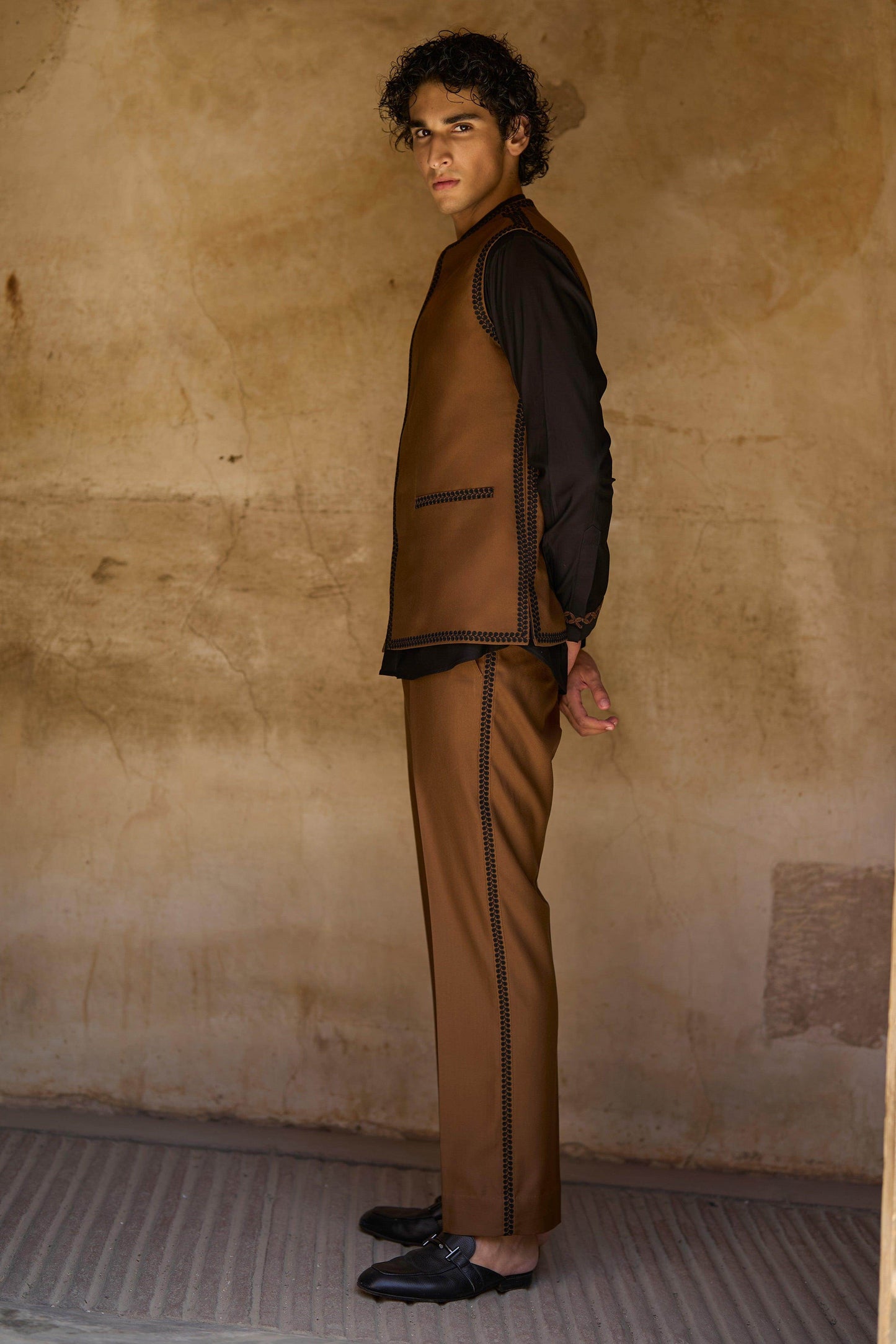 BORDER EMBROIDERED BANDI, SHIRT AND PANT - dash and dot