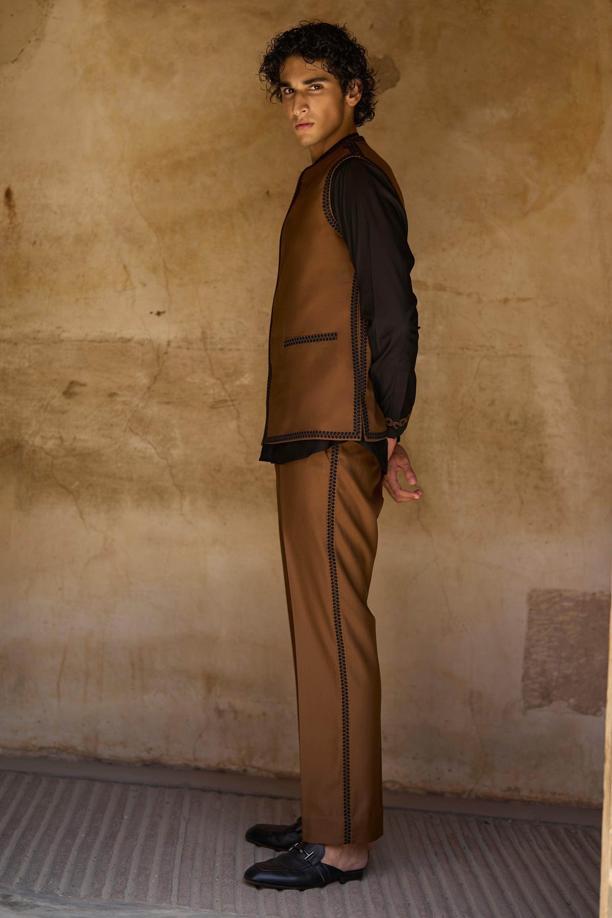 BORDER EMBROIDERED BANDI, SHIRT AND PANT - dash and dot