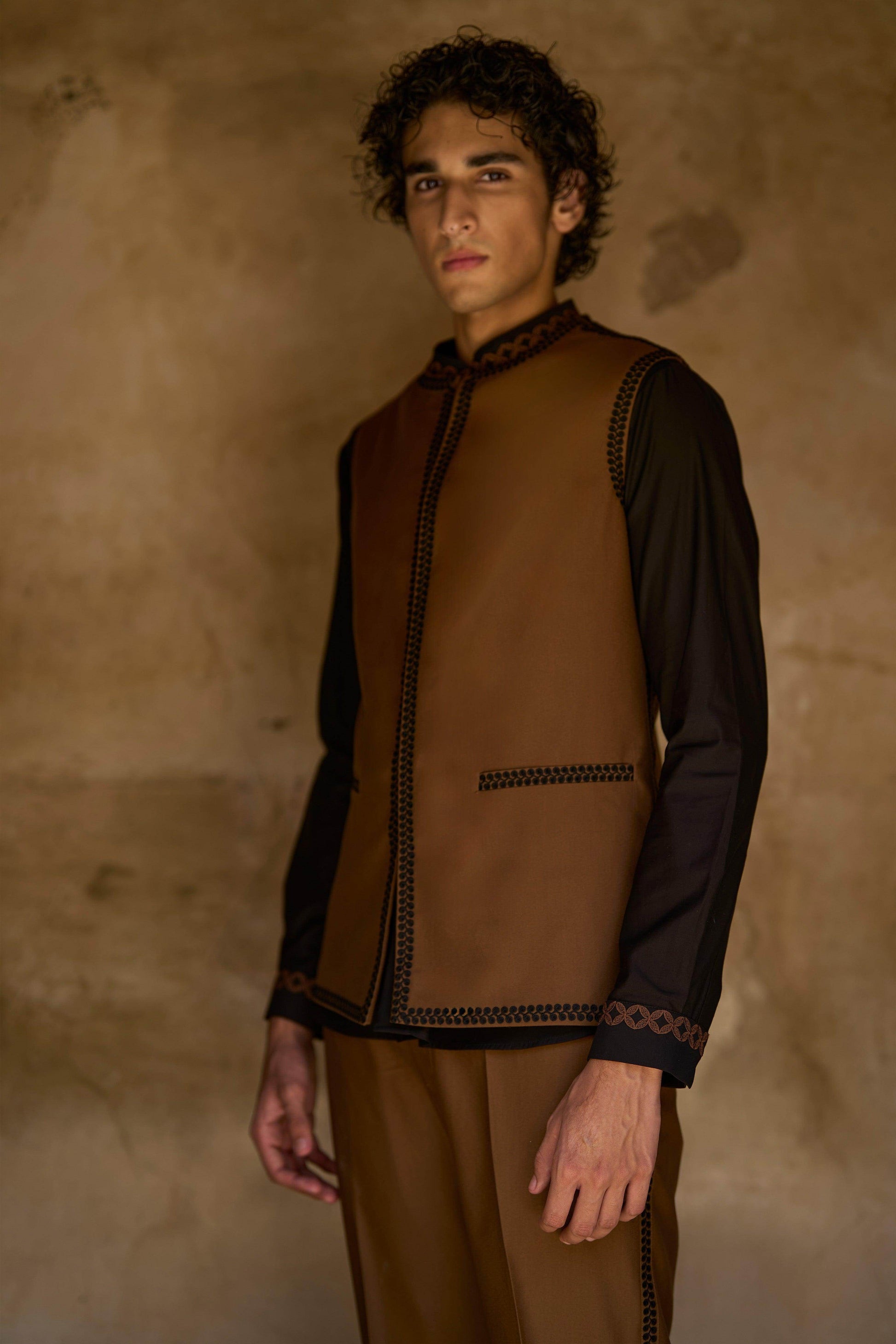 BORDER EMBROIDERED BANDI AND PANT SET - dash and dot