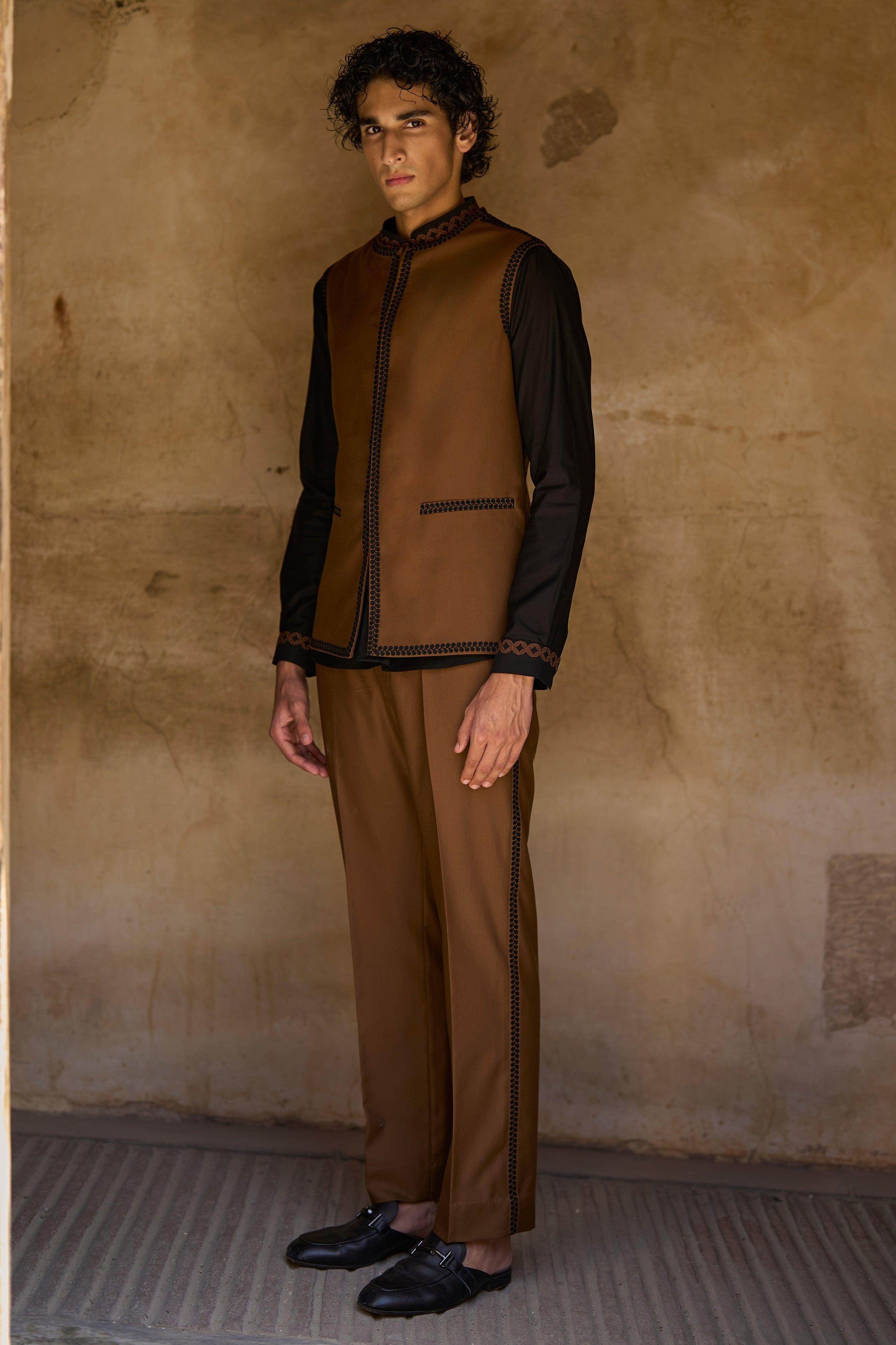 BORDER EMBROIDERED BANDI, SHIRT AND PANT - dash and dot