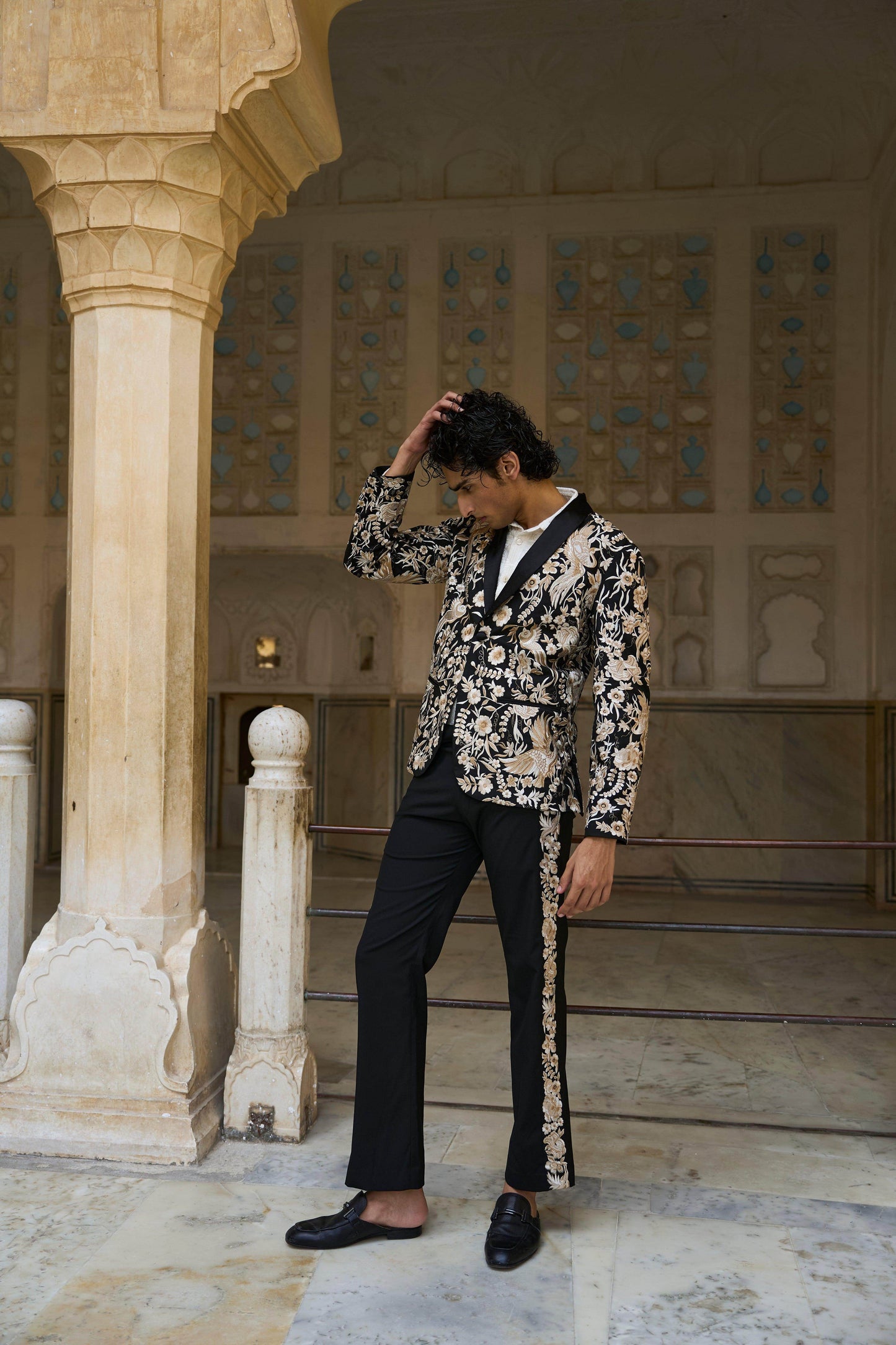 EMBROIDERED SUIT - dash and dot