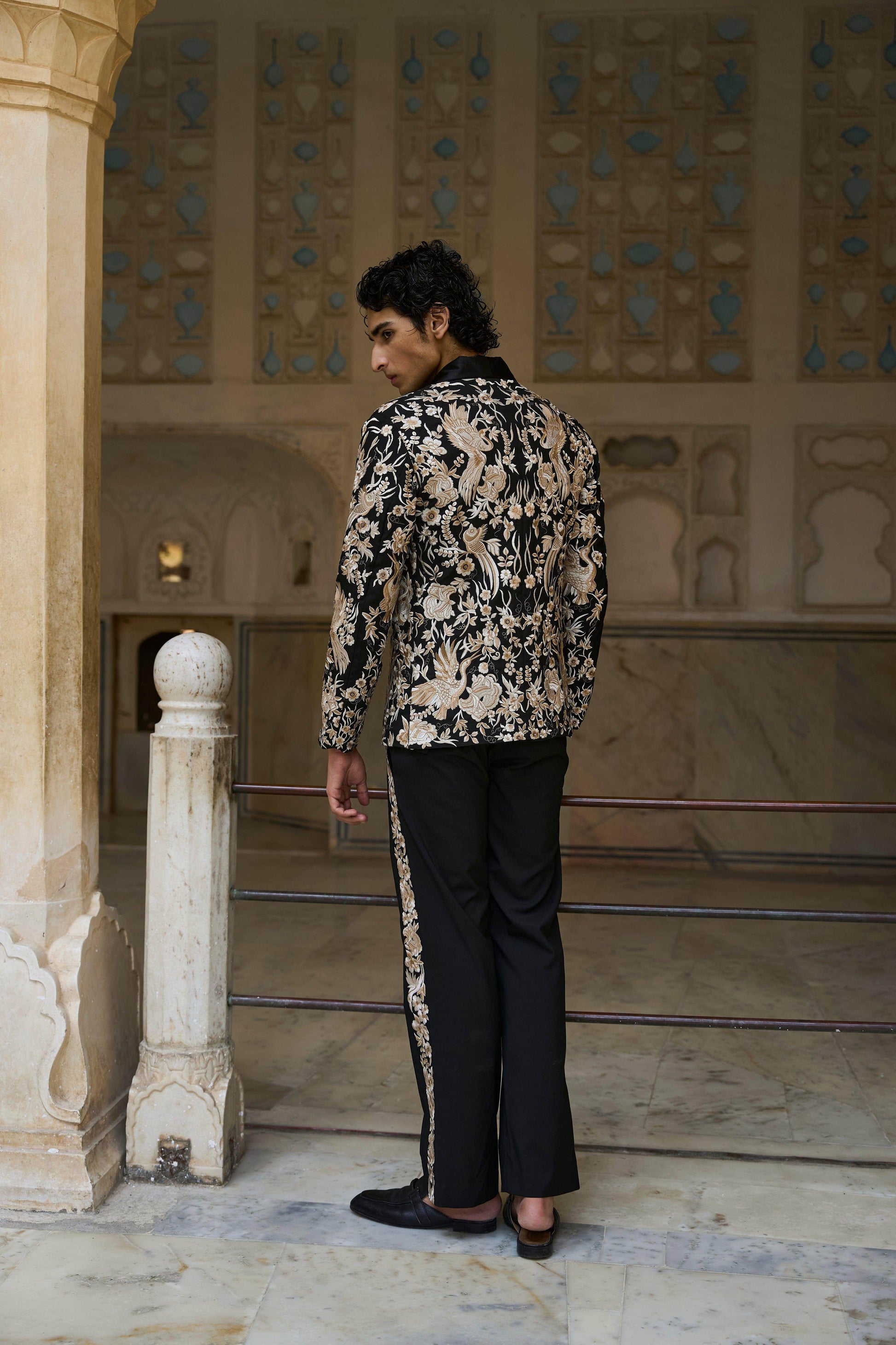 EMBROIDERED SUIT - dash and dot