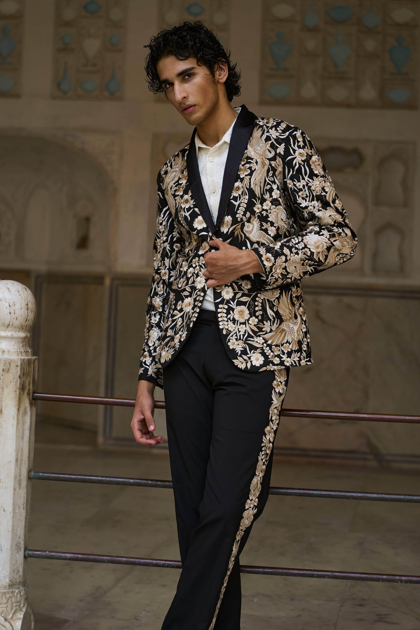 EMBROIDERED SUIT - dash and dot