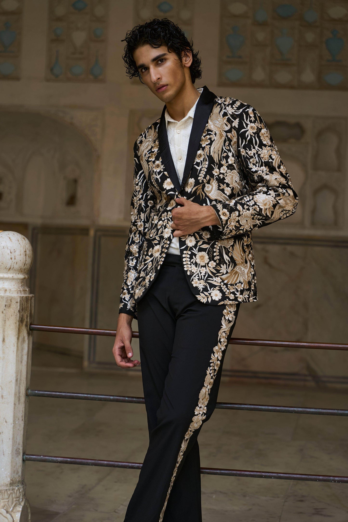 EMBROIDERED SUIT - dash and dot