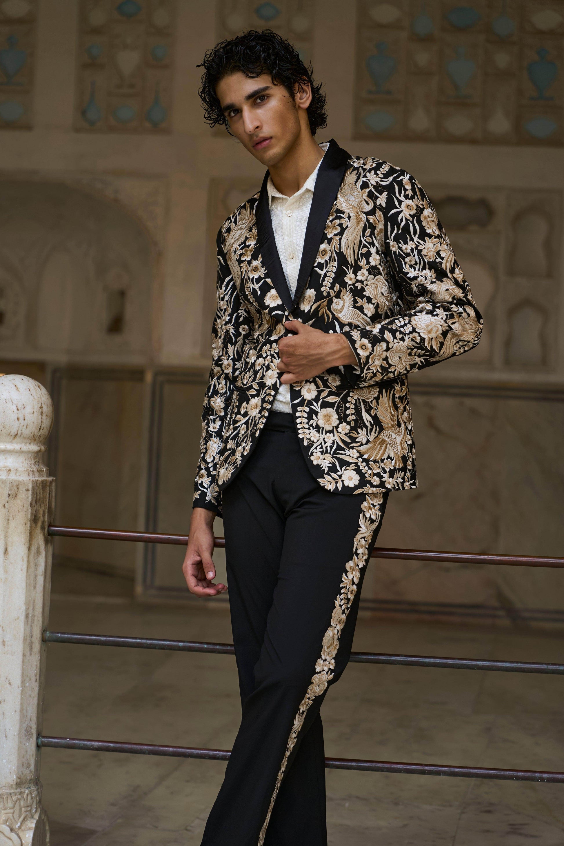 EMBROIDERED SUIT - dash and dot