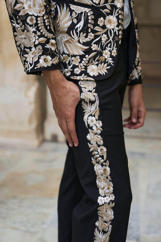 EMBROIDERED SUIT - dash and dot dash and dot