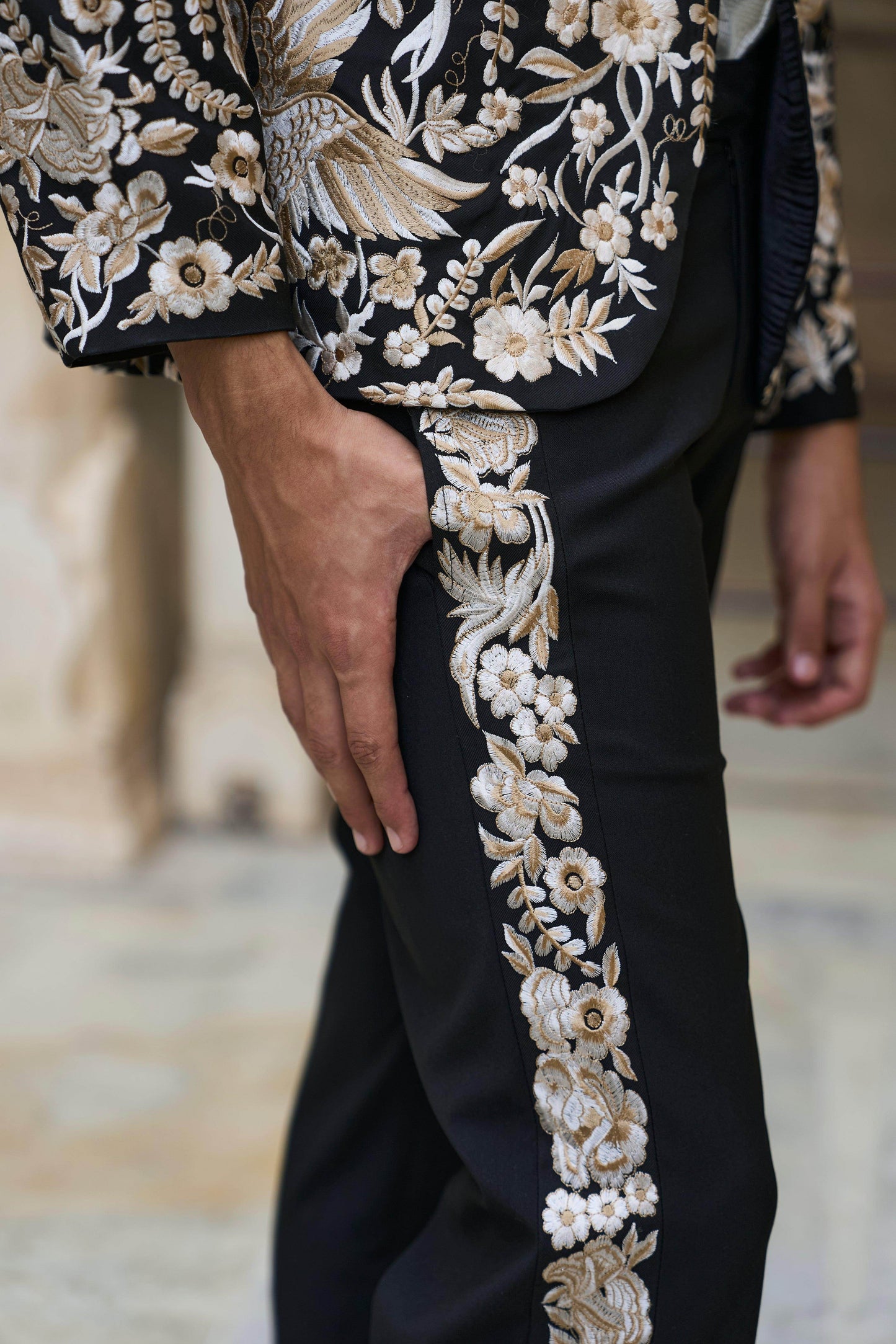 EMBROIDERED SUIT - dash and dot