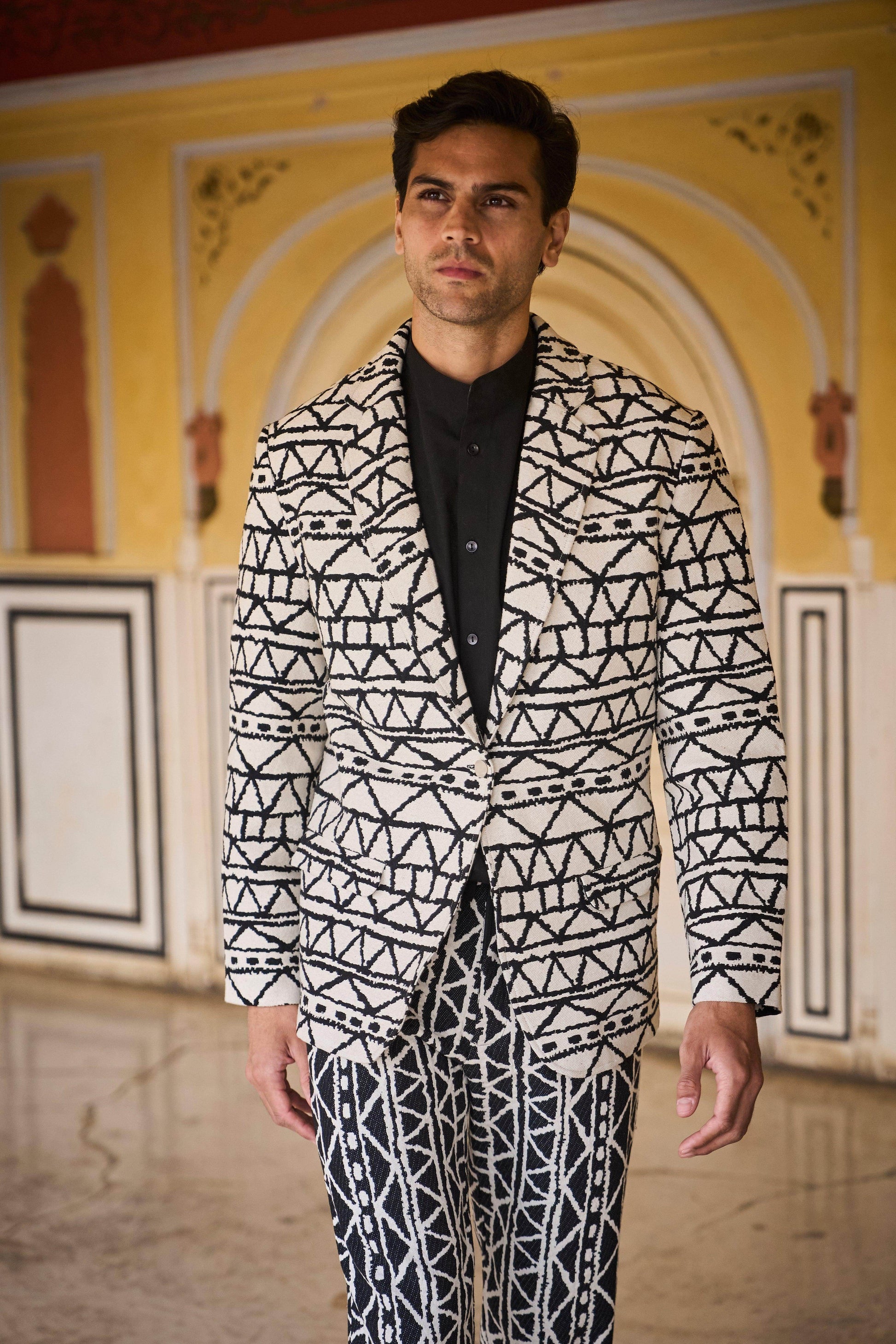 JACQUARD WEAVE SUIT - dash and dot