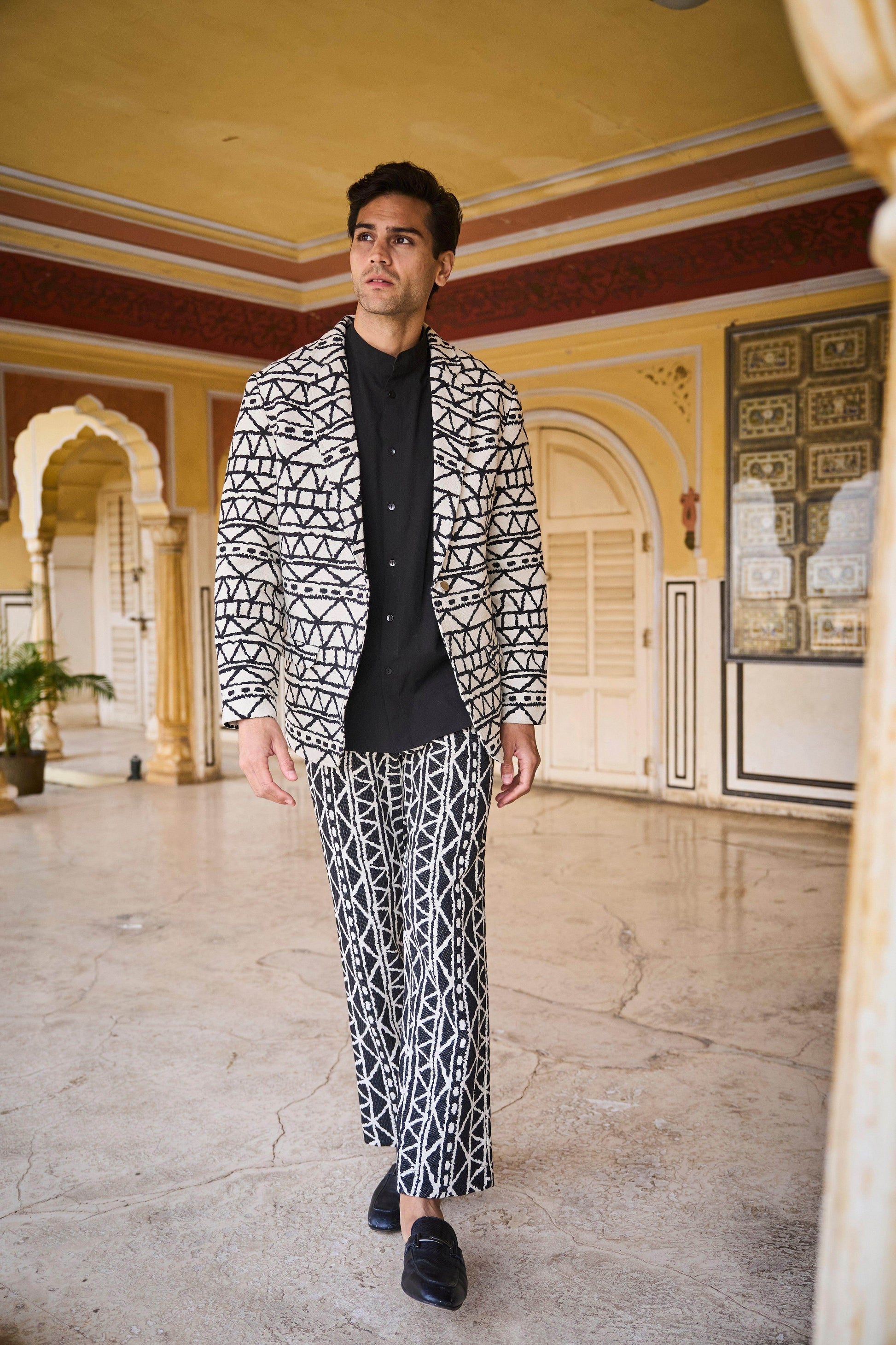 JACQUARD WEAVE BLAZER - dash and dot