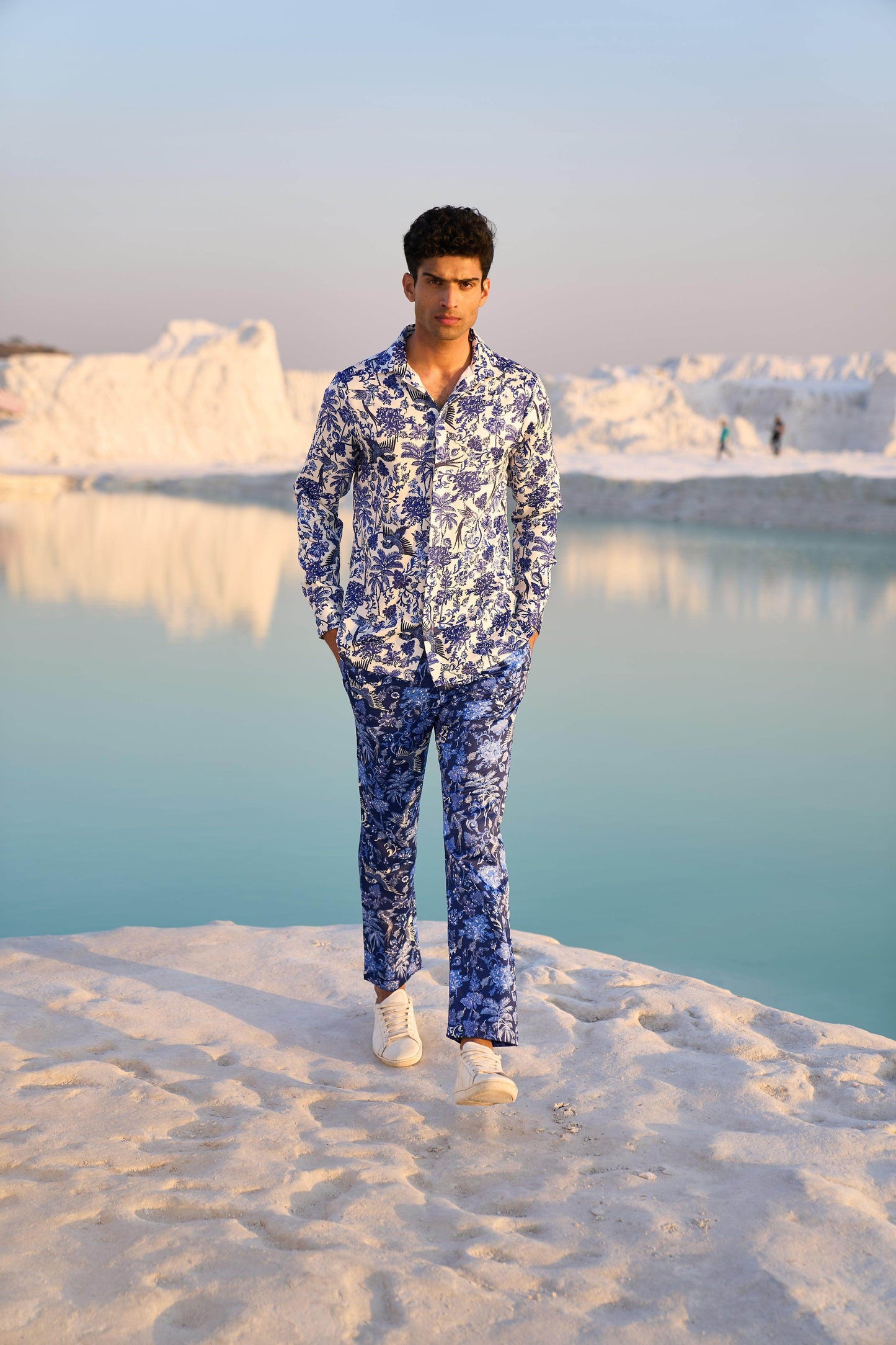 PORCELAIN PRINTED SET - dash and dot