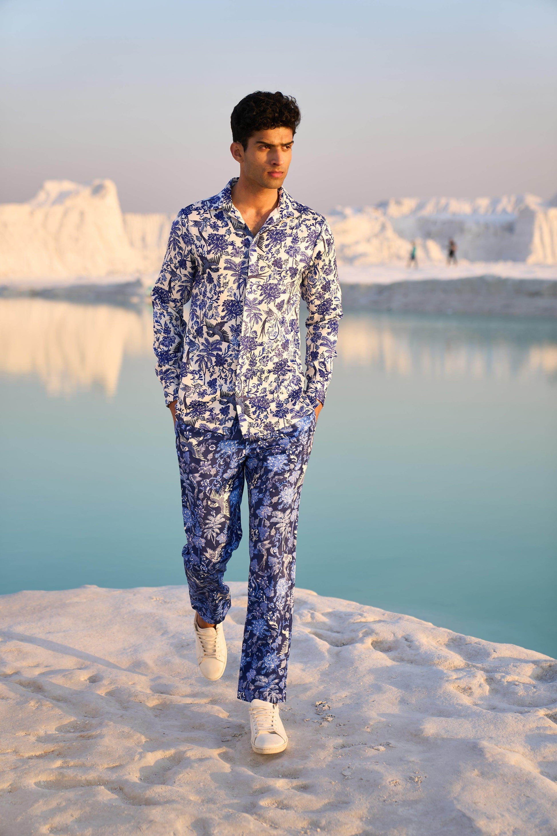 PORCELAIN PRINTED SET - dash and dot