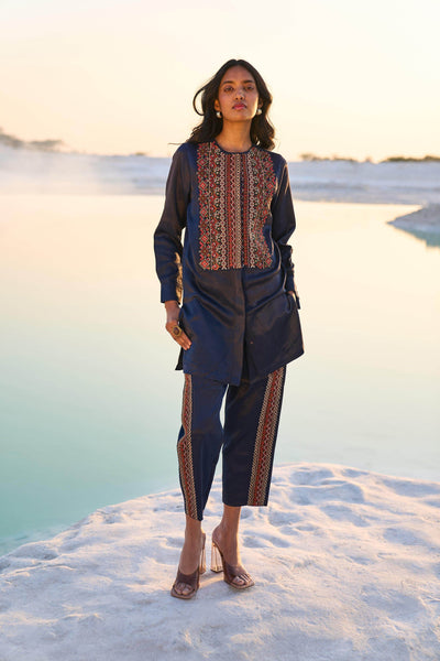 GEOMETRIC EMBROIDERED PANT SET - dash and dot