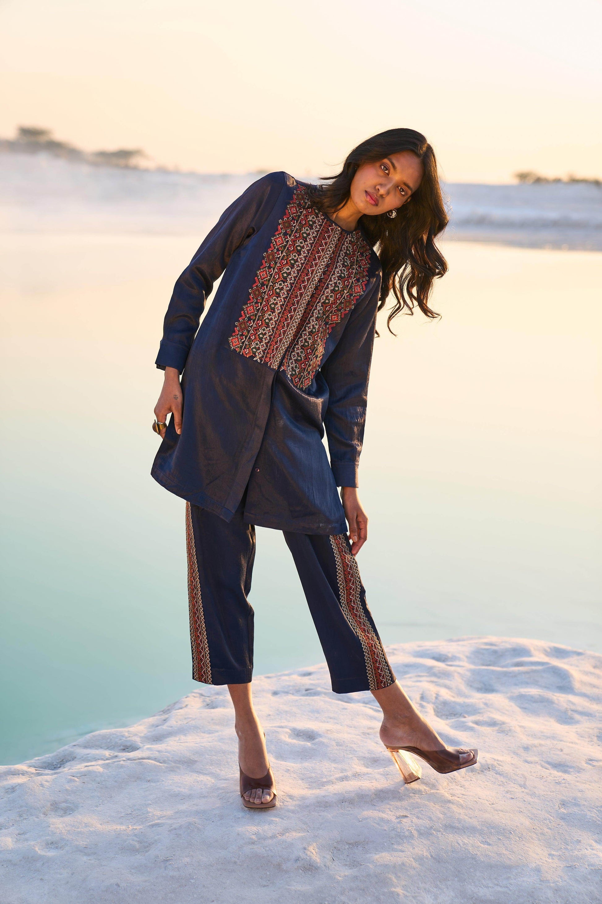 GEOMETRIC EMBROIDERED PANT - dash and dot