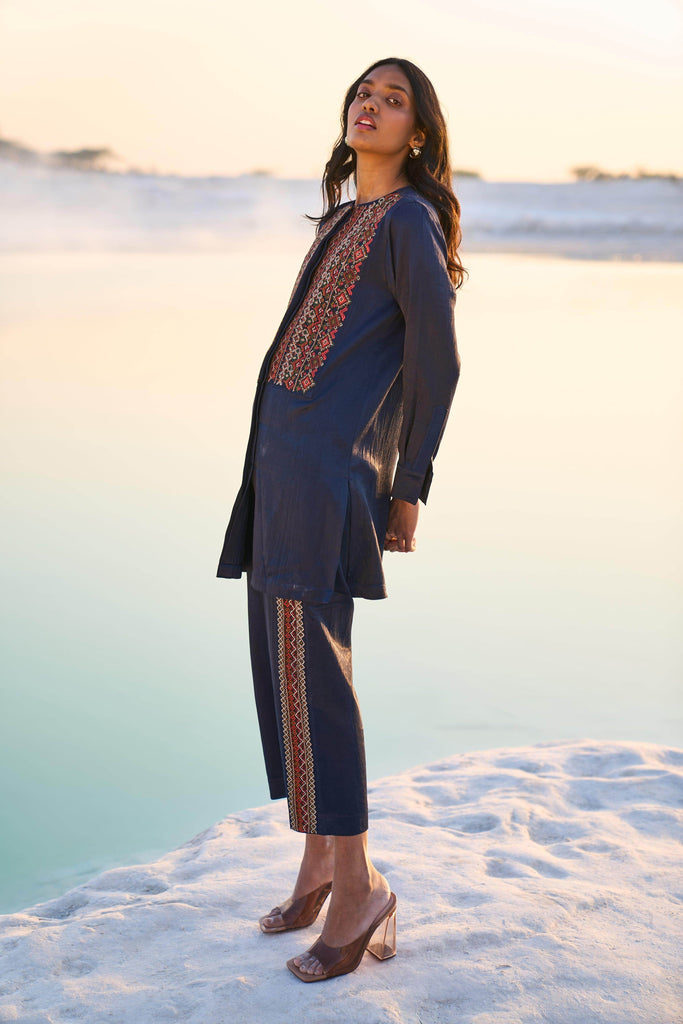 GEOMETRIC EMBROIDERED TOP - dash and dot dash and dot